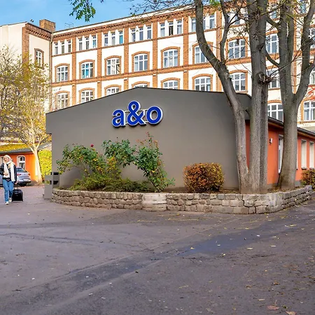 旅馆 A＆oa&o经济型连锁酒店柏林弗里德里希斯海因店 *