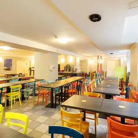 旅馆 A＆oa&o经济型连锁酒店柏林弗里德里希斯海因店 *