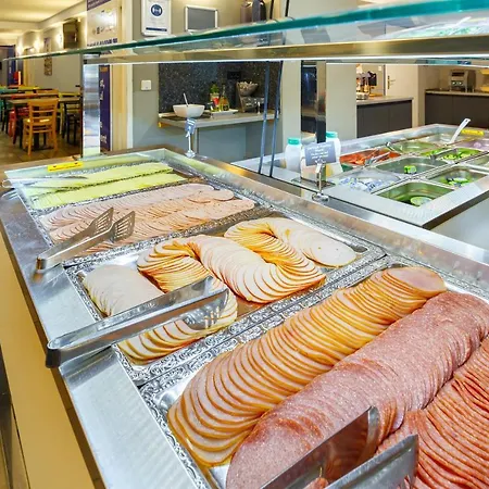 A＆oa&o经济型连锁酒店柏林弗里德里希斯海因店 旅馆 *